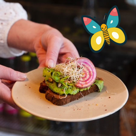 Fjärilen hittar mat på Gatufesten